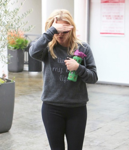 66689191 reese witherspoon rain picture pub 6