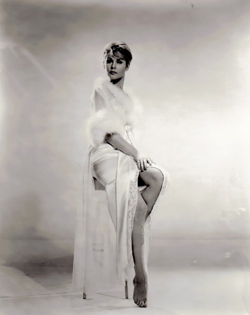 Elizabeth Montgomery Feet 72577
