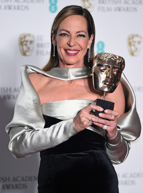 Allison Janney 71st British Academy Film Awards (29)