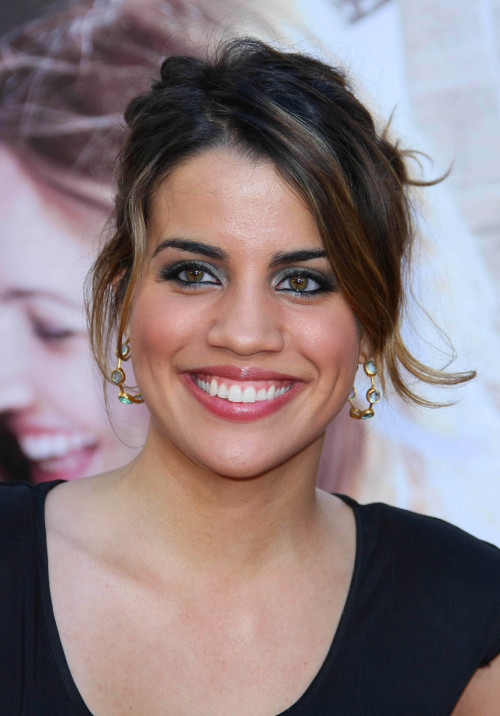 Natalie Morales The Premiere of 'Going The Distance' 024