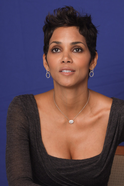 Halle MA Portraits 069