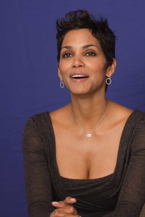 Halle MA Portraits 073