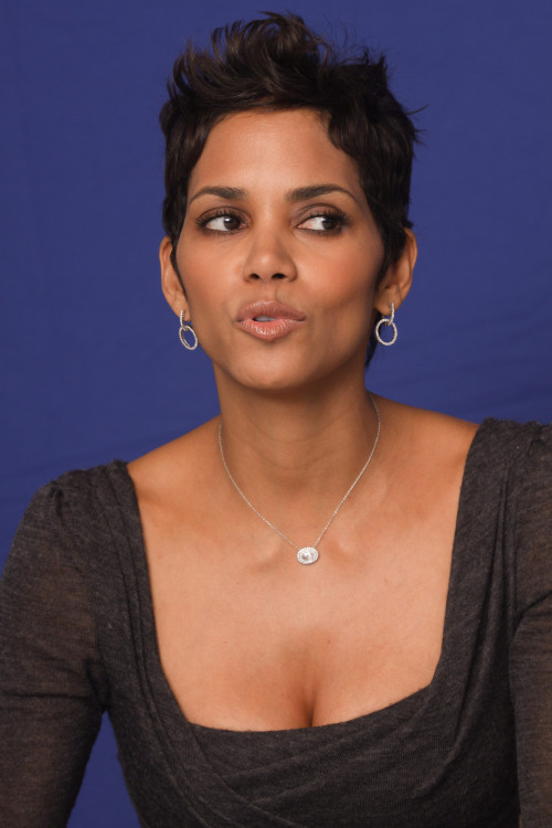 Halle MA Portraits 103