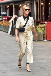 LONDON, UNITED KINGDOM - 2021/04/26: Amanda Holden seen at Global Radio Studios in London. (Photo by